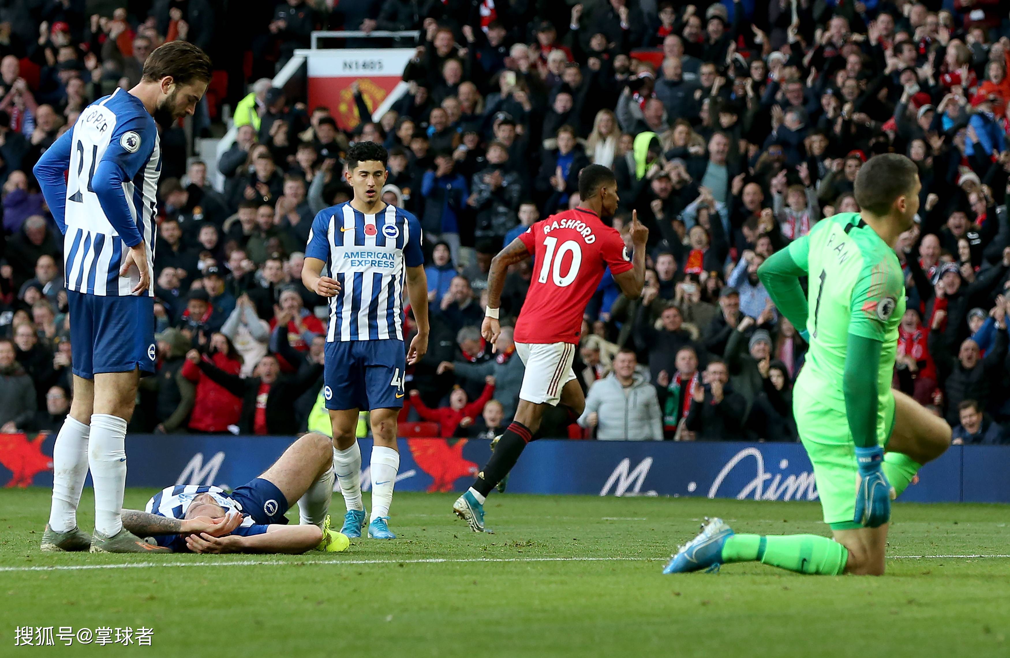 支撑着队员 支撑着队员